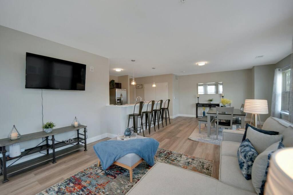 Beautiful 2Br Apt/Ewr Airport/King /Free Parking Newark Kültér fotó