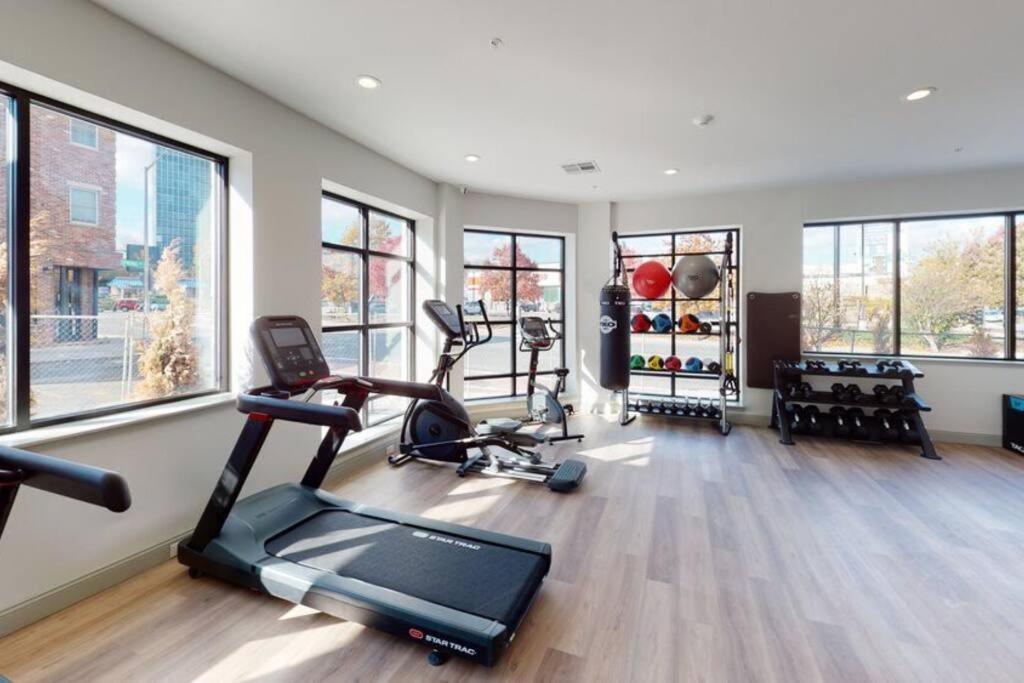 Beautiful 2Br Apt/Ewr Airport/King /Free Parking Newark Kültér fotó