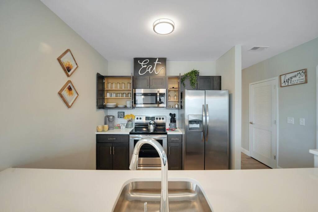 Beautiful 2Br Apt/Ewr Airport/King /Free Parking Newark Kültér fotó