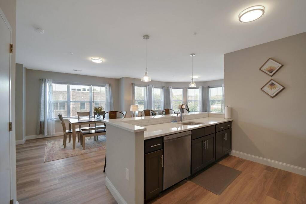 Beautiful 2Br Apt/Ewr Airport/King /Free Parking Newark Kültér fotó